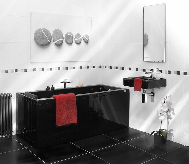 Phòng tắm đen trắng trong hệ thống ống nước màu đen