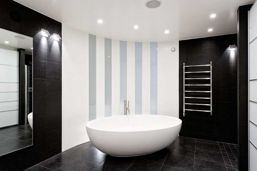 Phòng tắm trắng đen hoàn hảo