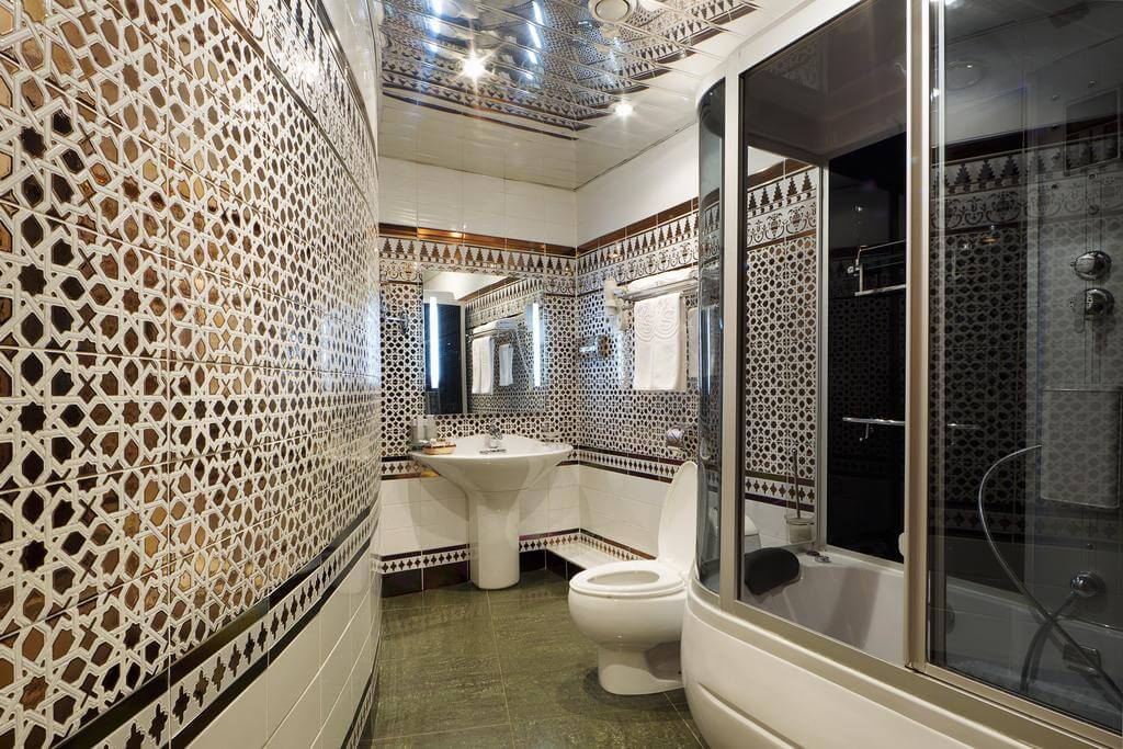 oriental style bathroom