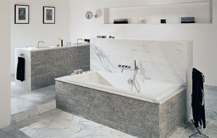 Balta granīta vannas istaba