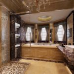 Grand mobilier de salle de bain et revêtement en marbre