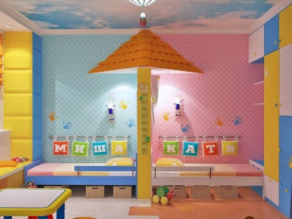 İki heteroseksüel çocuk adı için bir çocuk odası tasarımı