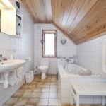 Conception d'une salle de bain dans une maison privée