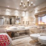 Conception de salle de bain en marbre dans une maison privée
