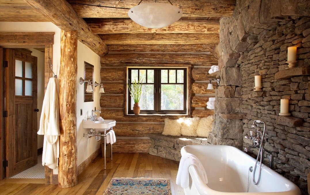 Vannas istabas dizains koka mājā ar dabīgā akmens apdari