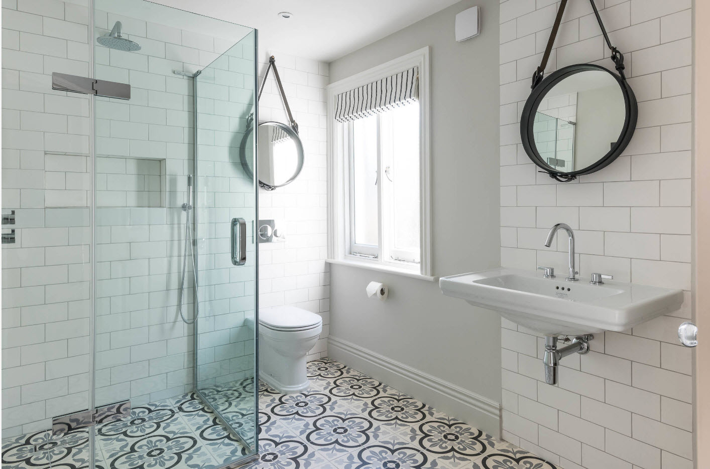 עיצוב חדר אמבטיה עם שירותים