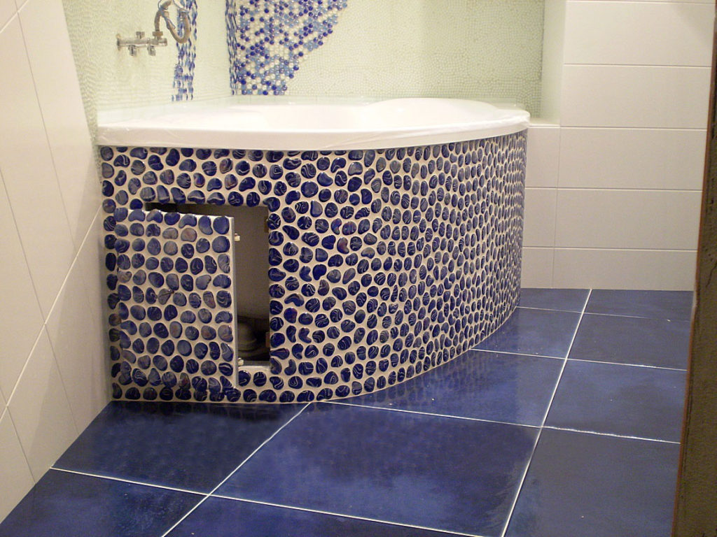 Taş altı banyo seramikleri mozaiği