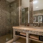 Tuvalet Masası ile banyoda Mozaik