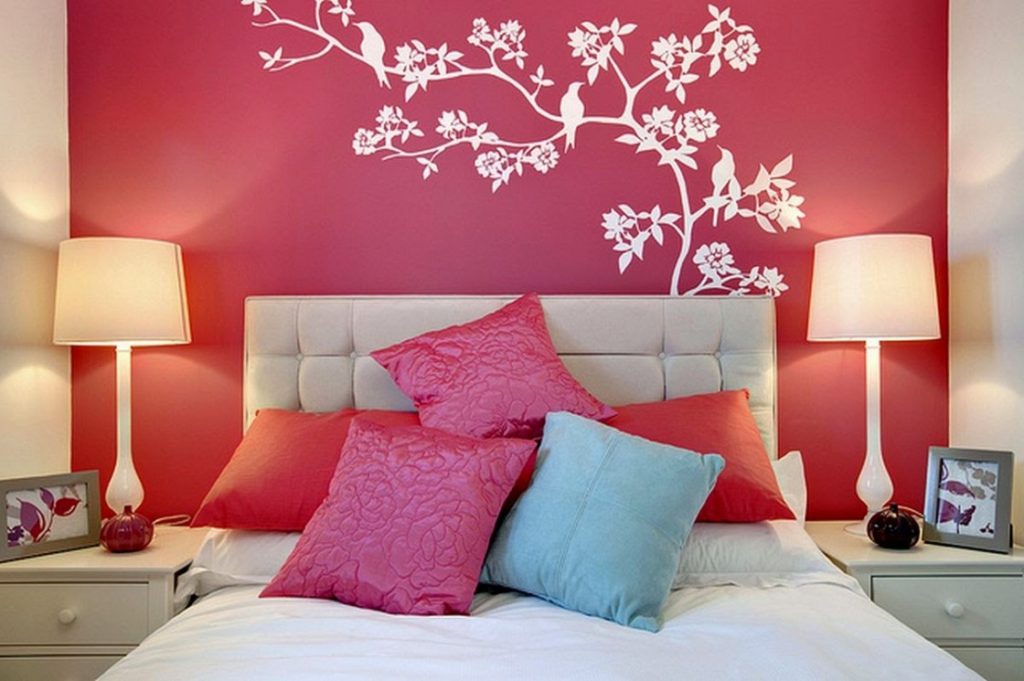 yatak odası kontrast duvar dekorasyonu