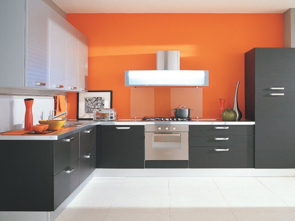 Canlandırıcı bir turuncu mutfak iç renk kombinasyonu