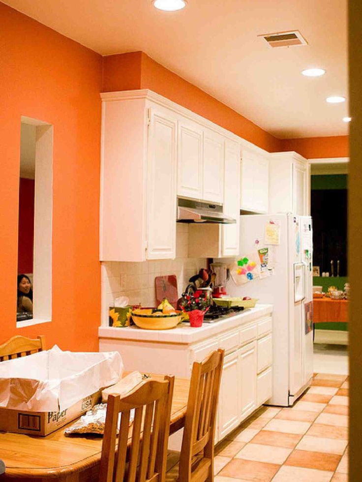 Combinație de culori bucătărie interior portocaliu deschis