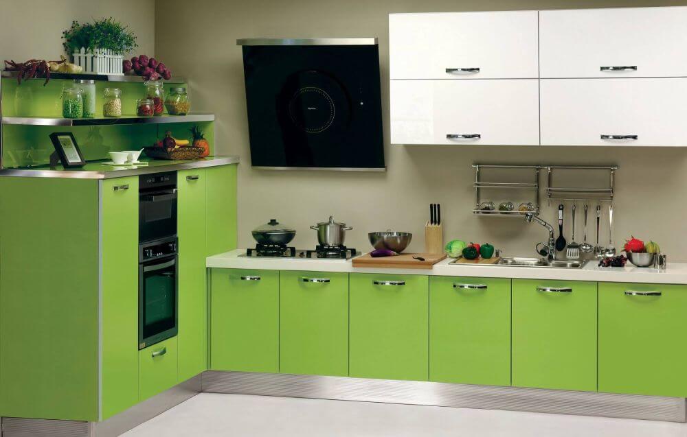 Moderns virtuves balts-zaļš komplekts