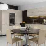 Moderns virtuves gaiši smilškrāsas komplekts