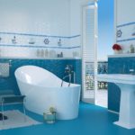 חדר אמבטיה עם חלל חלל נעים