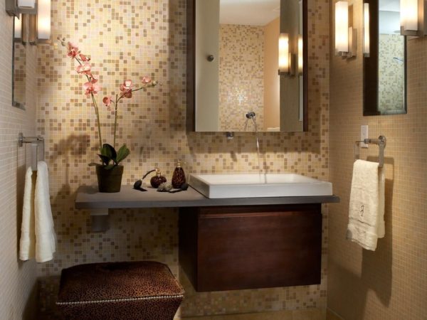 חדר אמבטיה מודרני בצבעים בז '