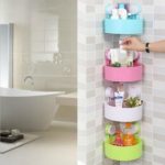 Étagères d'angle multicolores décor de salle de bain