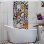 carreau de céramique avec un motif dans la salle de bain