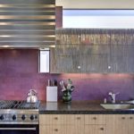 Violeta virtuve ar malku