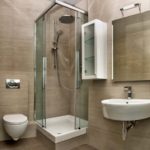 Conception de salle de bain moderne avec minimalisme et haute technologie dans un petit espace