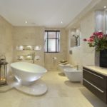 Salle de bain design moderne en marbre blanc tile.jpg