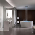 Duş alanı ile modern banyo tasarımı.jpg