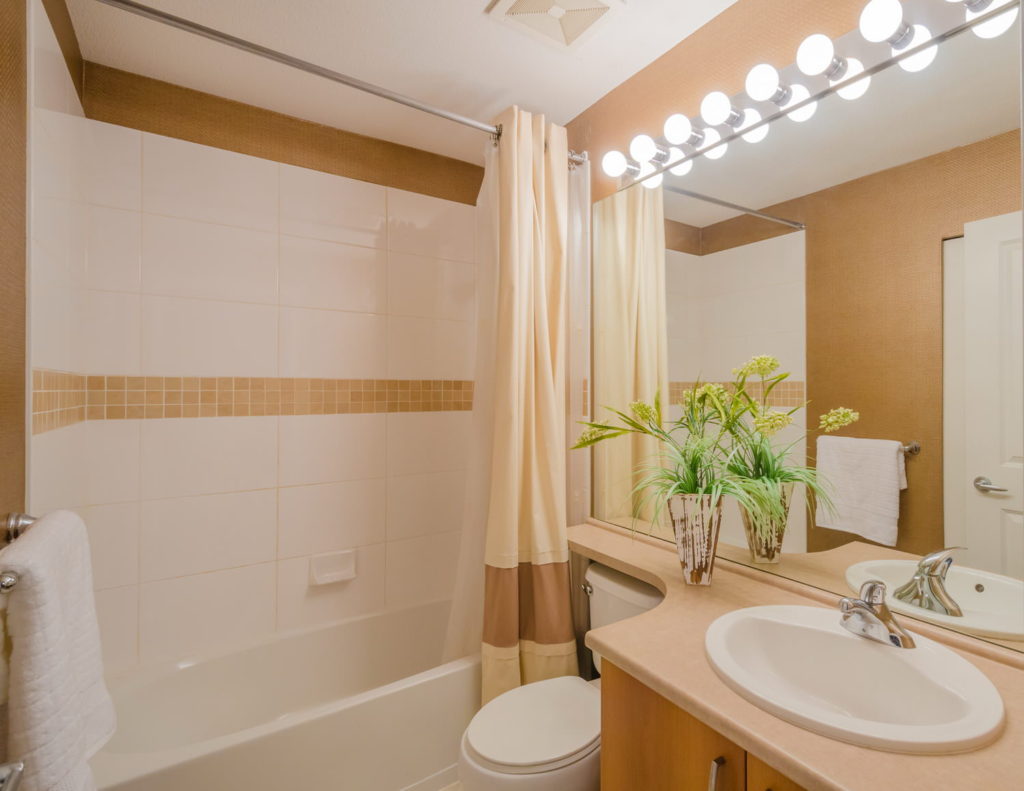 Miroirs larges design salle de bain moderne
