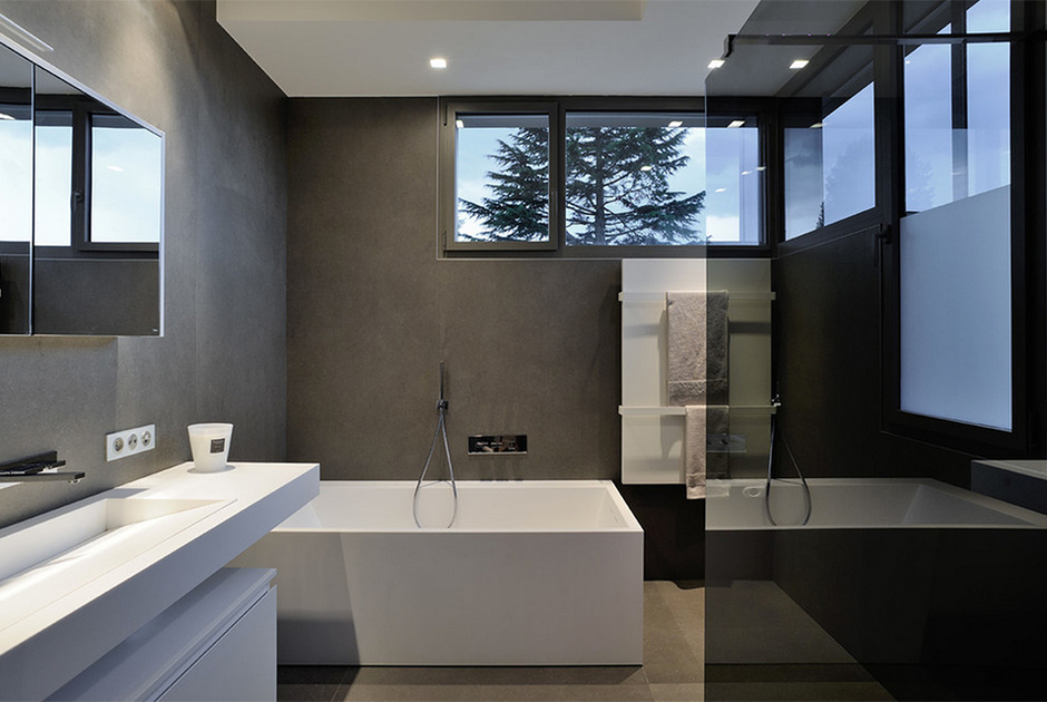 design moderne de salle de bain high-tech