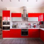augstas klases sarkanās virtuves dizains