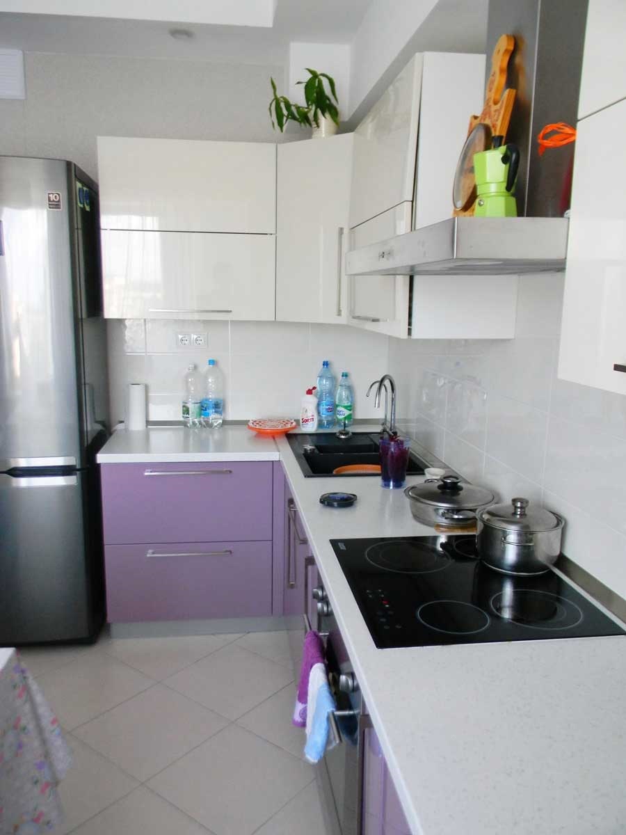 option of a bright style corner kitchen