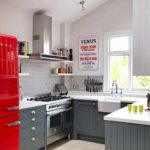 sarkanās virtuves foto skaista dizaina versija
