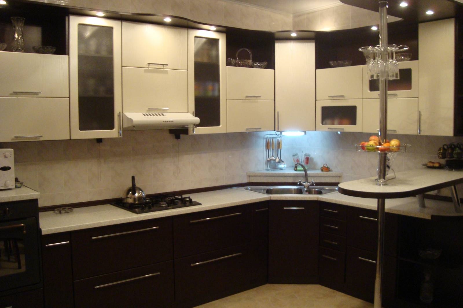 an example of an unusual corner kitchen interior