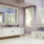 l'idée d'utiliser du plâtre décoratif léger à l'intérieur de l'image de la salle de bain