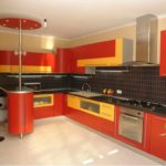 sarkanās virtuves foto neparastā interjera versija