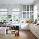 decorarea ferestrelor în designul ideilor de bucătărie
