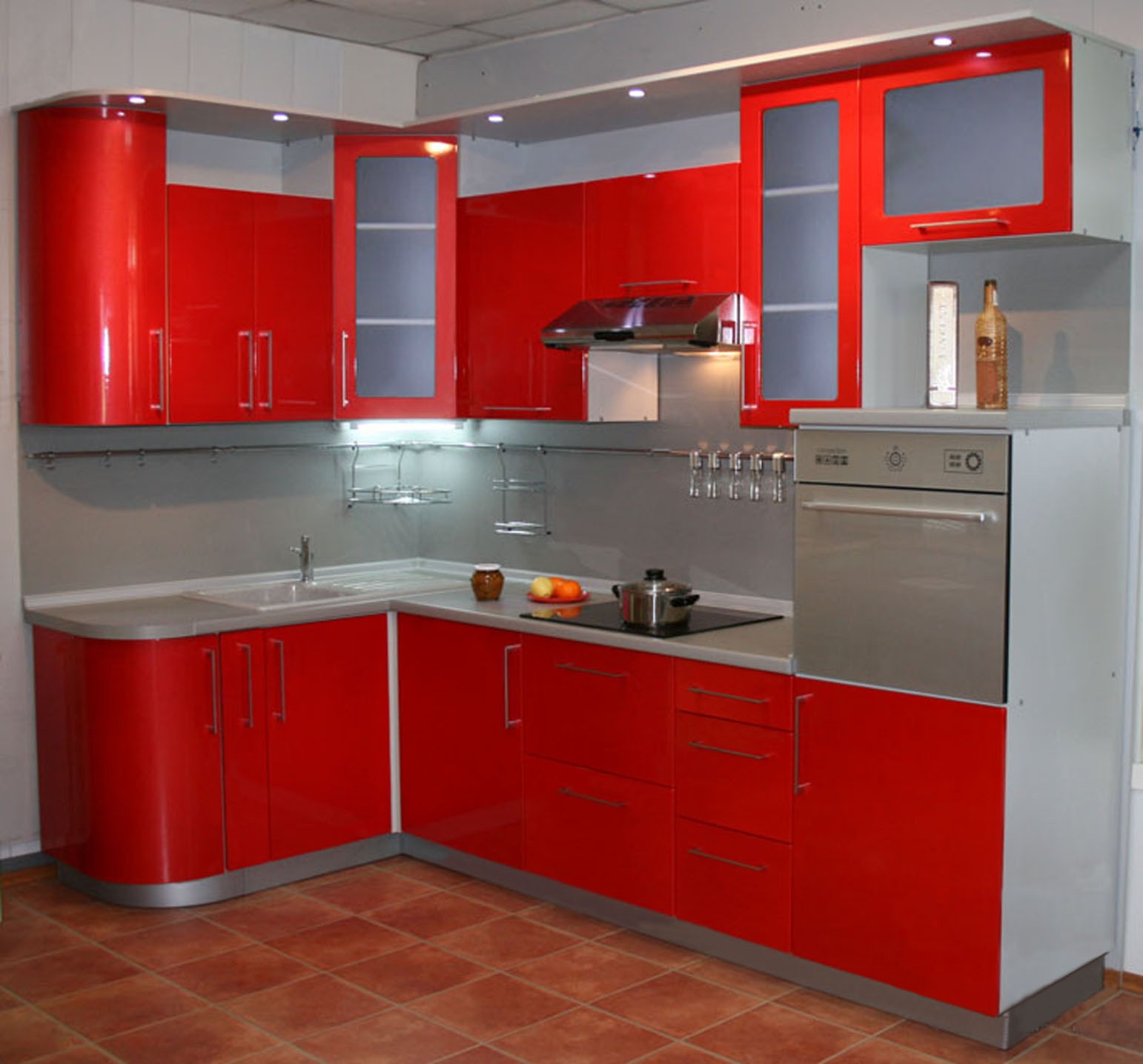 An example of a bright corner kitchen style