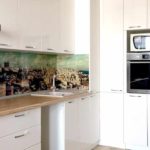 ideja par stūra virtuves attēla spilgtu dekoru