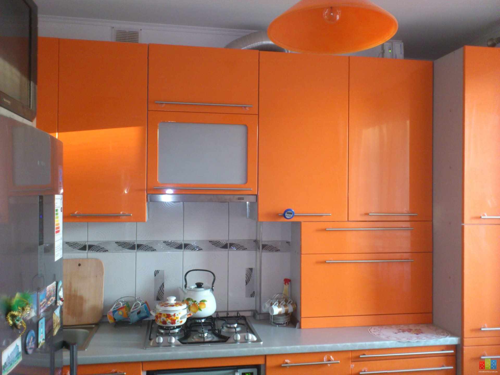 variant of a bright kitchen decor with a gas boiler