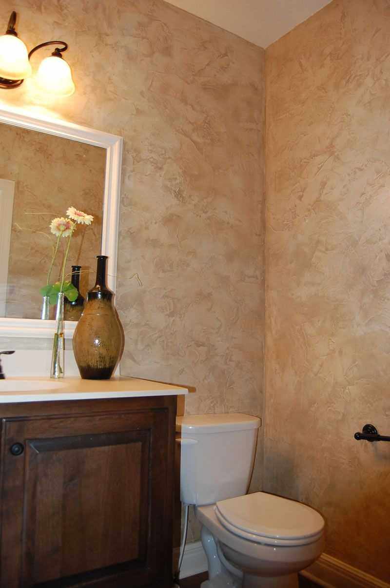 Un exemple d'utilisation de plâtre décoratif léger dans un décor de salle de bain