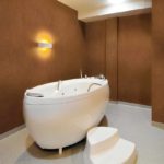 Un exemple d'utilisation de plâtre décoratif léger à l'intérieur d'une salle de bain