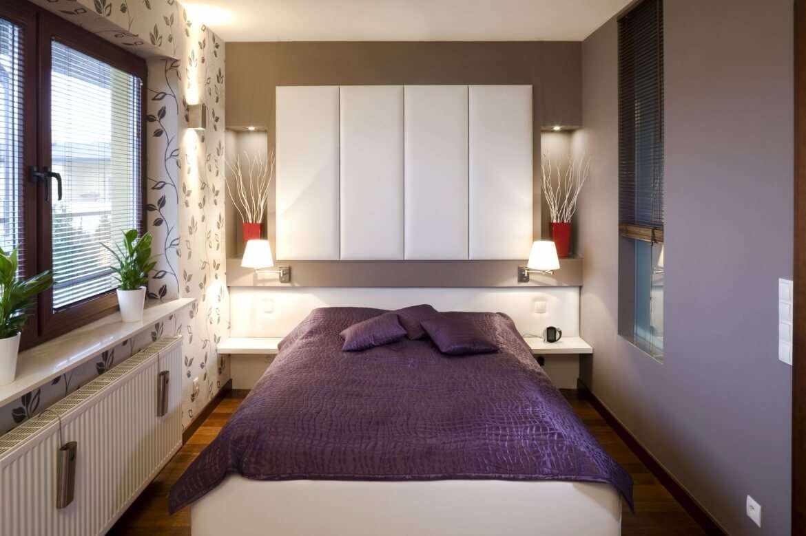 15 metrekarelik aydınlık bir yatak odası stiline bir örnek