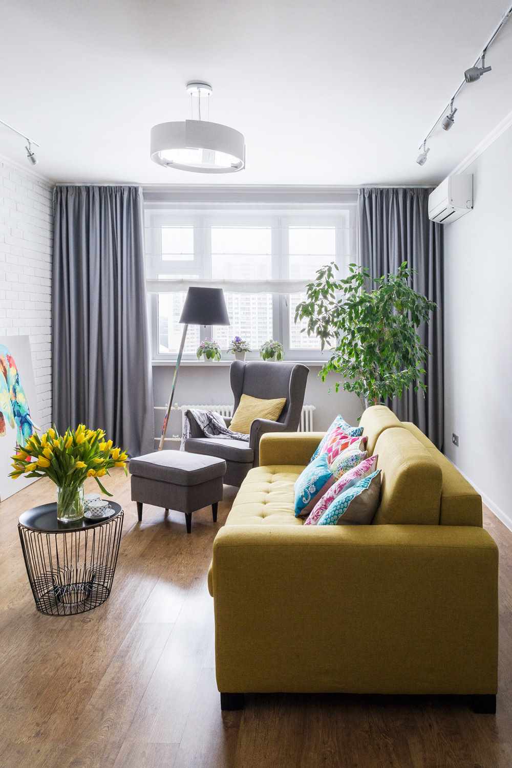 dzīvojamās istabas gaišā interjera versija 2018