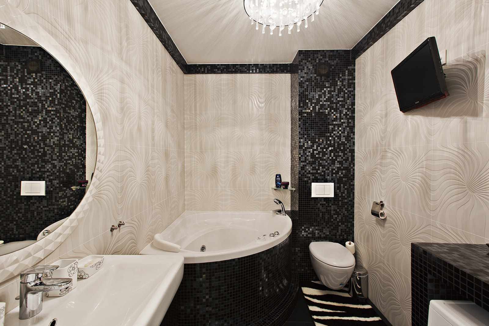 version d'un beau design d'une salle de bain avec baignoire d'angle
