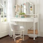 Dressing table for fashionista girls