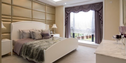 guļamistabas dizains ar lielu logu