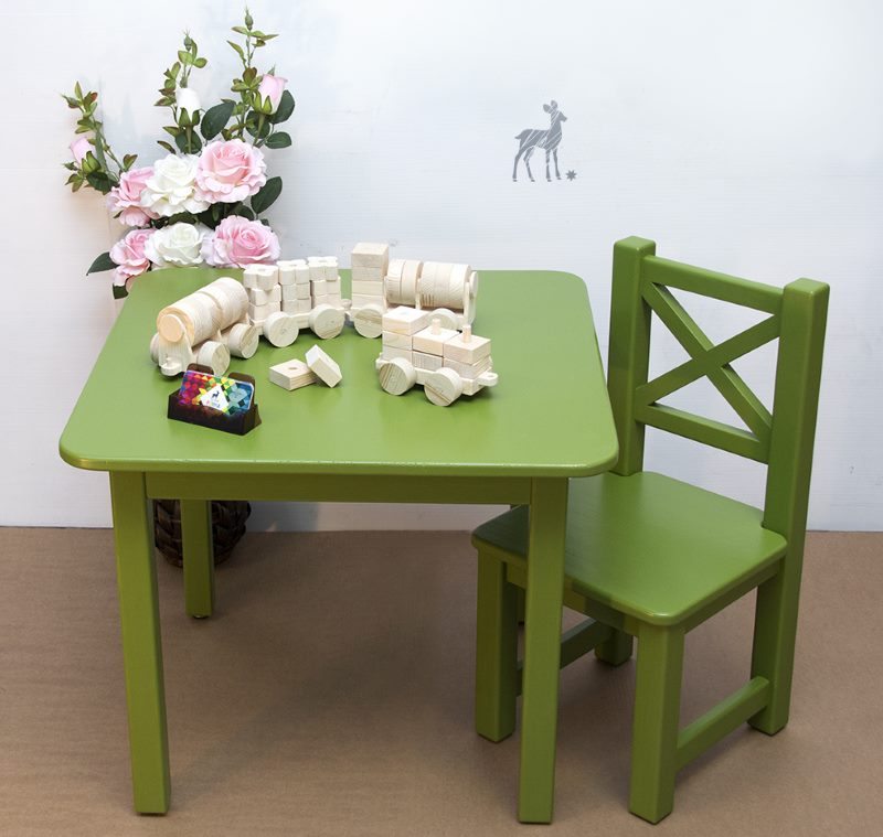 Çocuklar için mutfak yeşil mobilya
