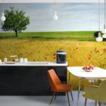 ציורי קיר עם נוף טבעי בפנים המטבח