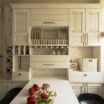 Kitchen cabinet with dish dryer