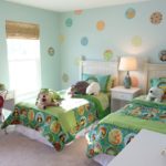 Yumuşak renklerde çocuk yatak odası tasarımı