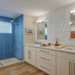 Blue color in the design of the bathroom