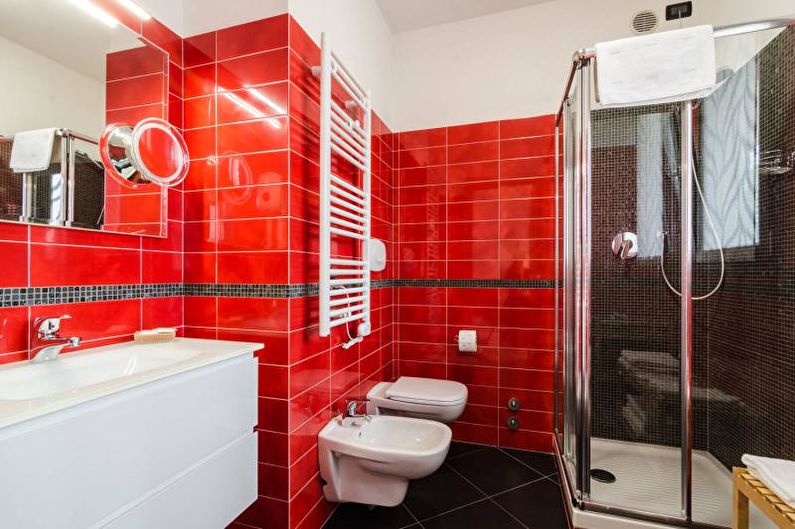 Red tile in the interior of the bath, fashionable in 2018